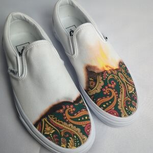 Vans slip on, burn paisley sz men-5 women-6.5